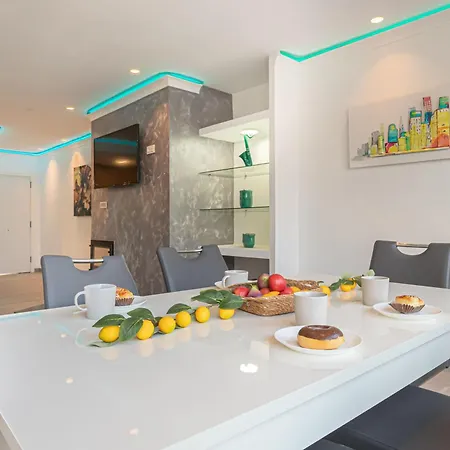 Chicago - Puerto Banus * Marbella