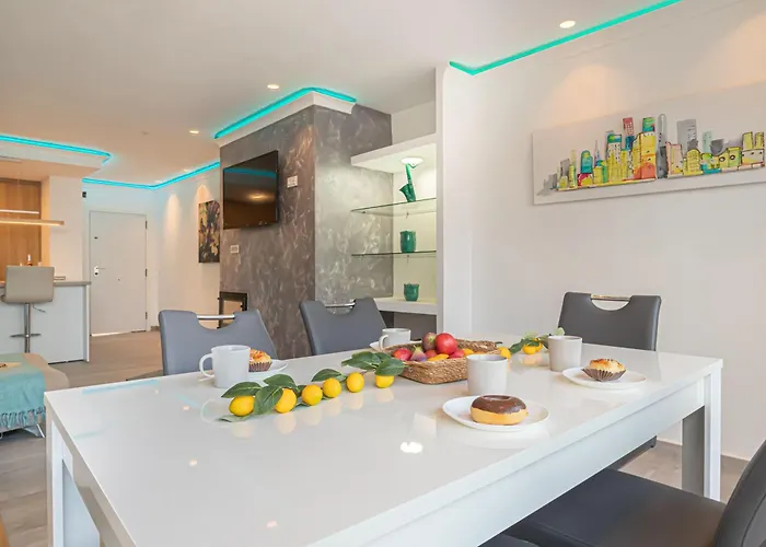 Chicago - Puerto Banus * Marbella