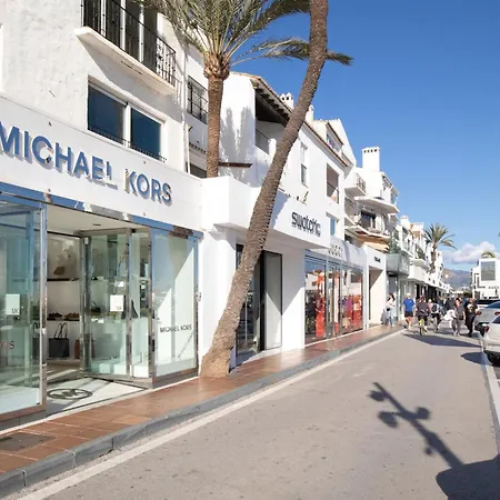 Chicago - Puerto Banus Apartment